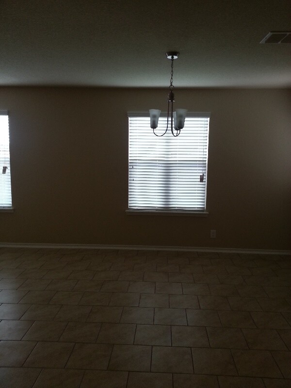 Building Photo - 10237 Metz Vly