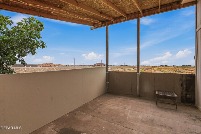 Building Photo - 15088 Rancho Del Sur Dr