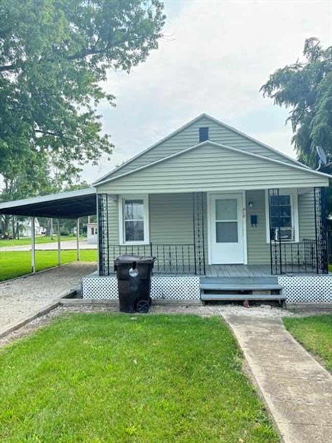 Primary Photo - 418 N High St