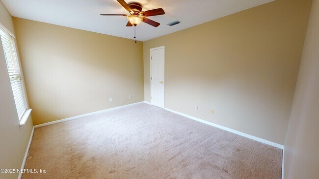 Building Photo - 11861 Lake Fern Dr