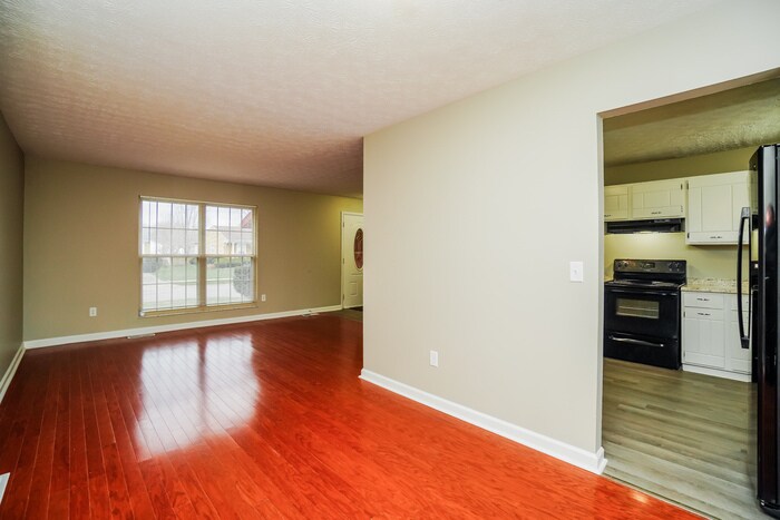 Building Photo - 3222 Fontaine Rd