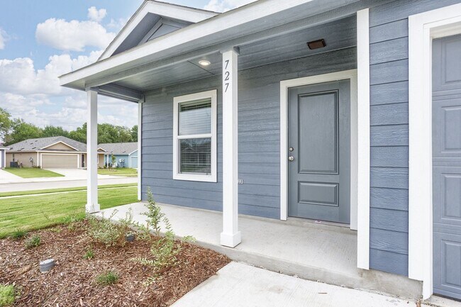 Building Photo - 727 Ginkgo Wy