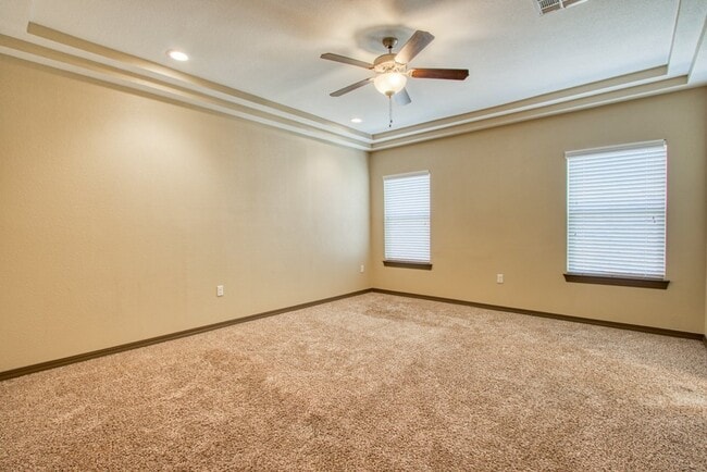 Building Photo - FOR SALE OR FOR RENT 12053 SILVER CROWN RO...