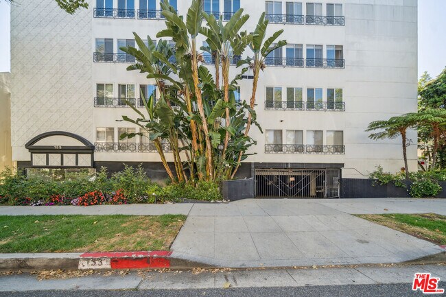 Building Photo - 133 N Swall Dr