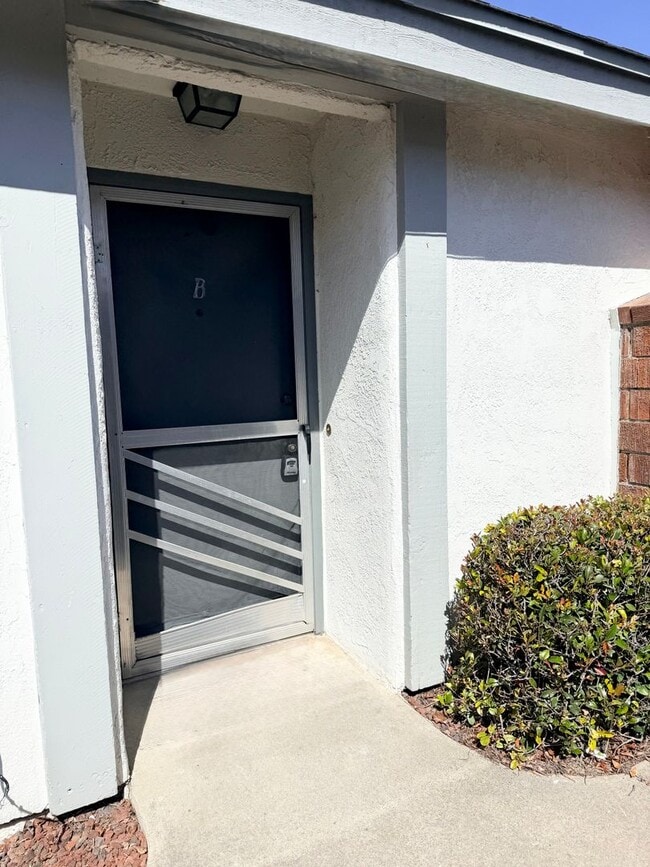 Building Photo - N604