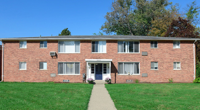 Building Photo - Lakeshore Apartments