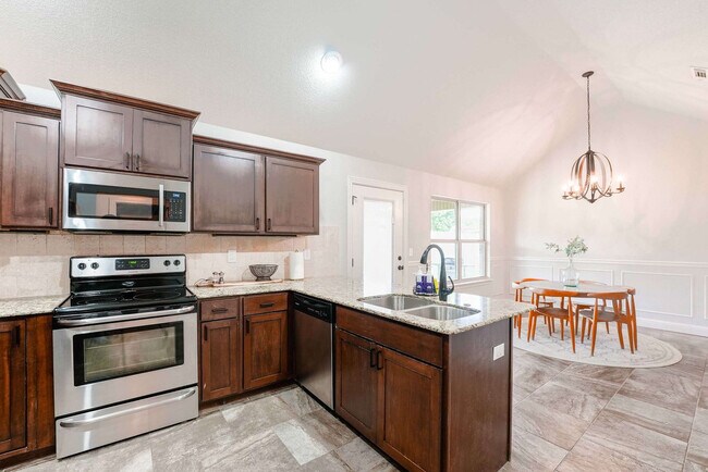 Building Photo - 967 Glass St