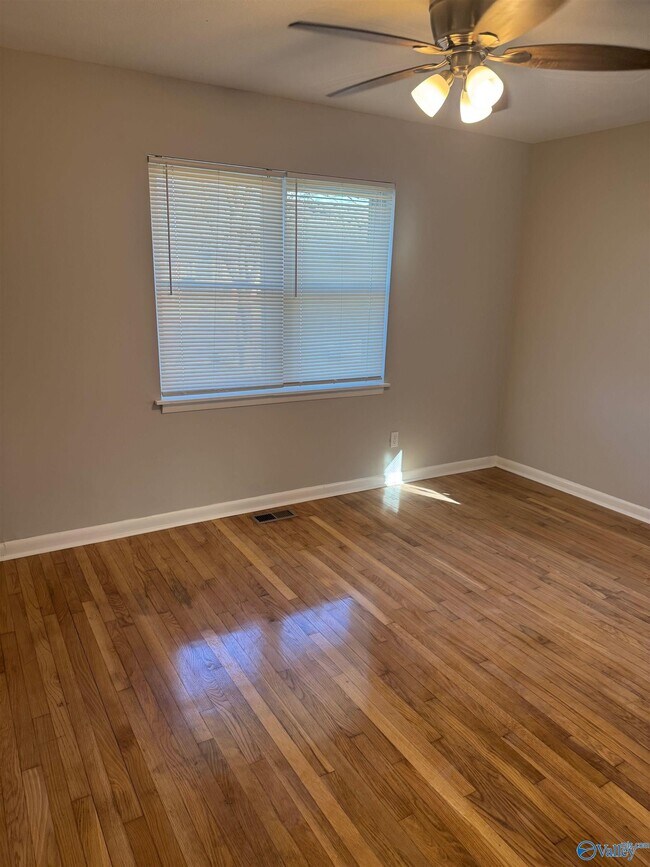 Building Photo - 3307 Farris Dr