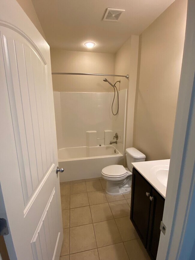 Building Photo - 2643 Lily Way