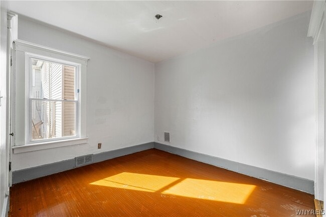 Building Photo - 109 Spaulding St