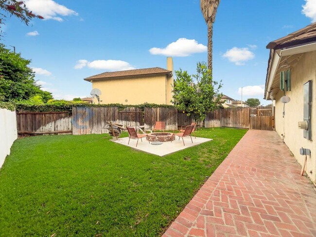 Building Photo - 8162 Havasu Cir