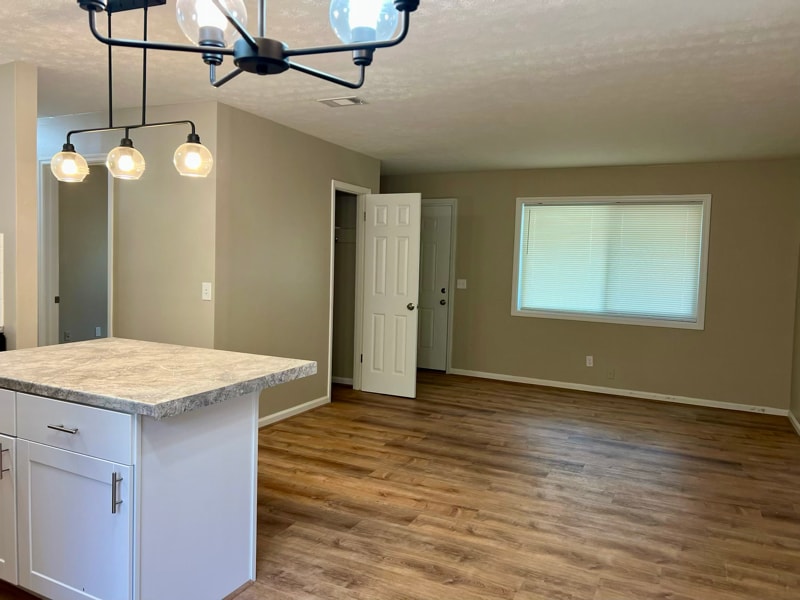 Building Photo - 1705 Floyd Rd