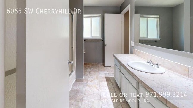 Building Photo - 6065 SW Cherryhill Dr