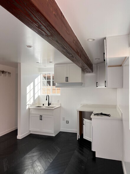 Building Photo - 10312 Buford Ave