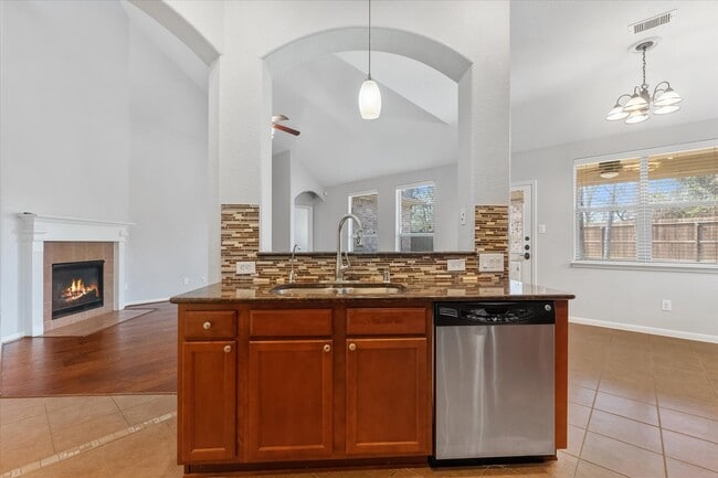 Building Photo - 146 Black Swan Pl