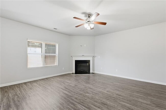 Building Photo - 3237 Cedar Crest Way