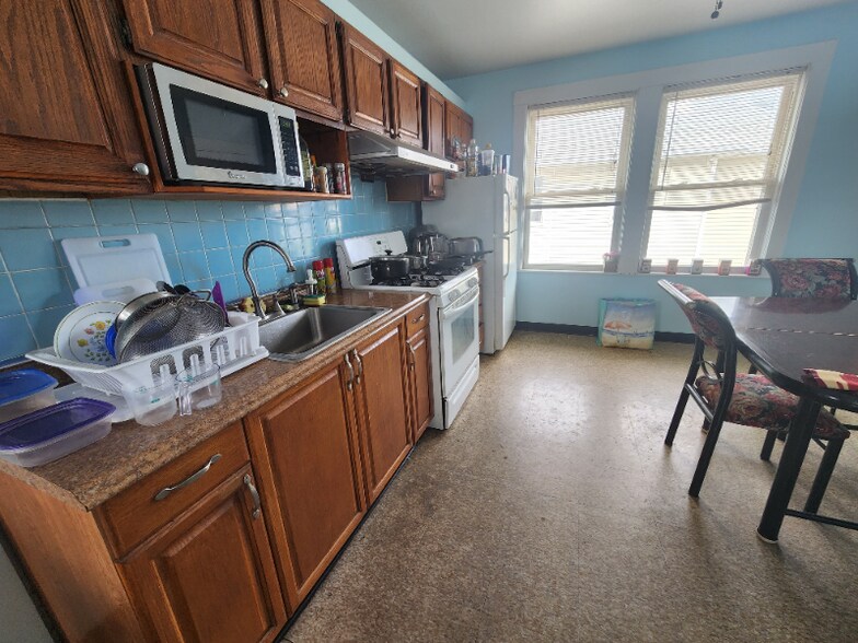 Building Photo - 44 Woodbine St
