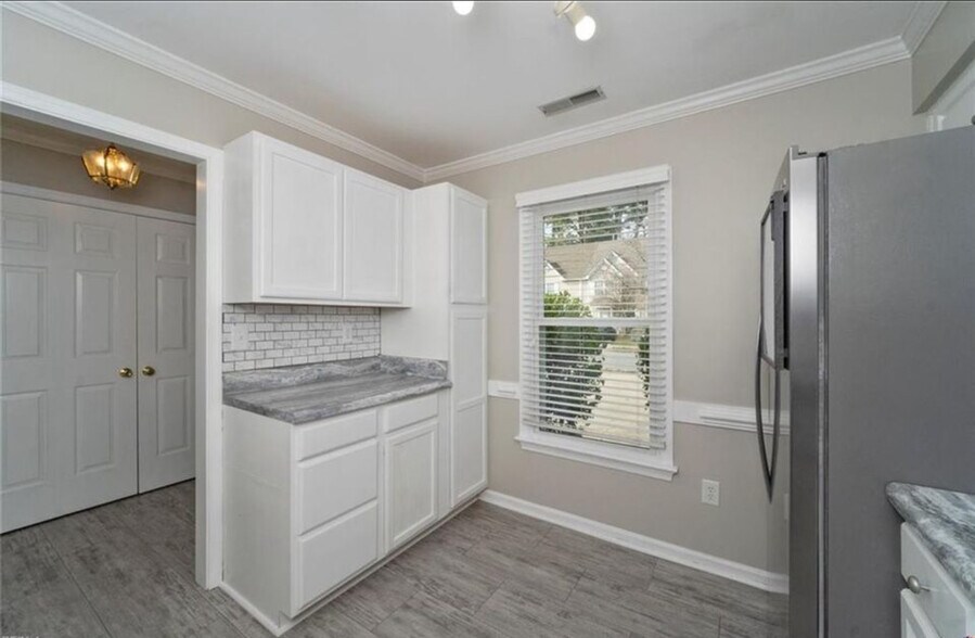 Building Photo - 418 Lake Havasu Dr