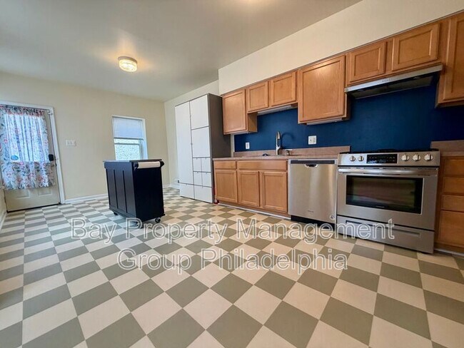 Building Photo - 3847 Spring Garden St