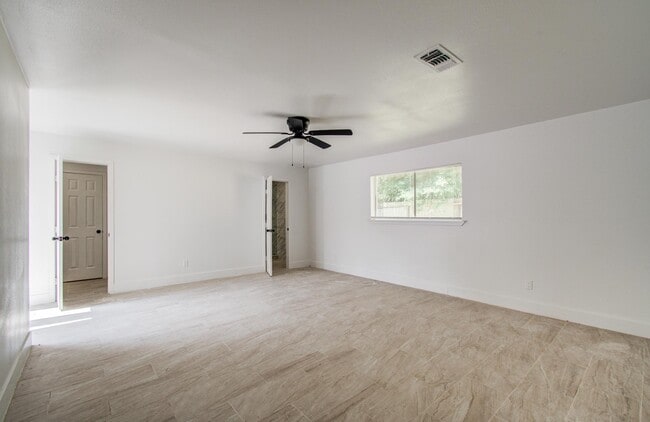 Building Photo - 494 Brandon Rd