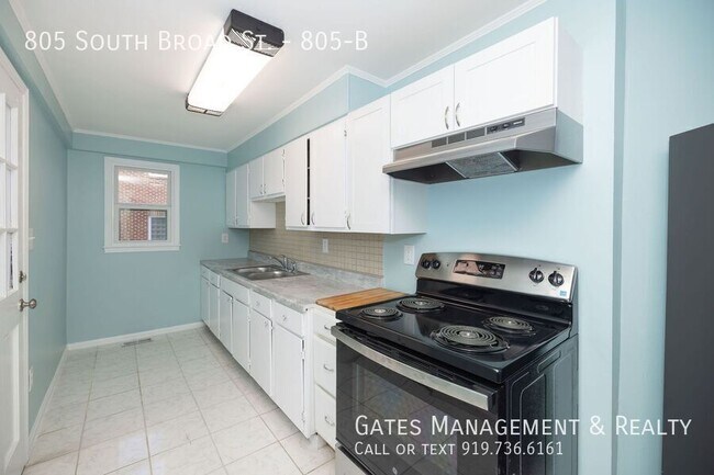 Building Photo - 805 S Broad St