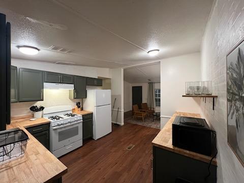 Building Photo - 502 9th St SW