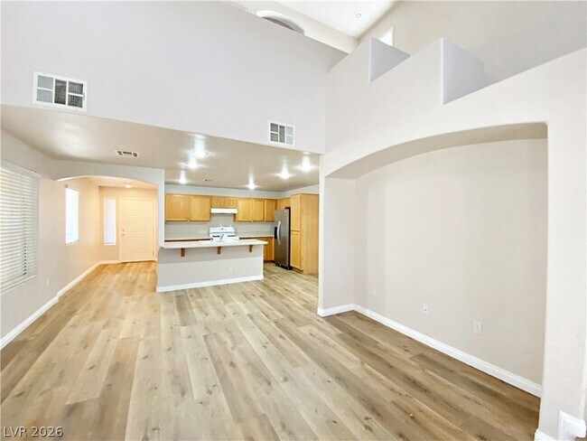 Building Photo - 5281 Valencia Crest Ave