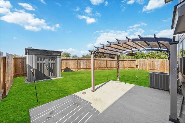 Building Photo - 3205 Victorian Manor Ln