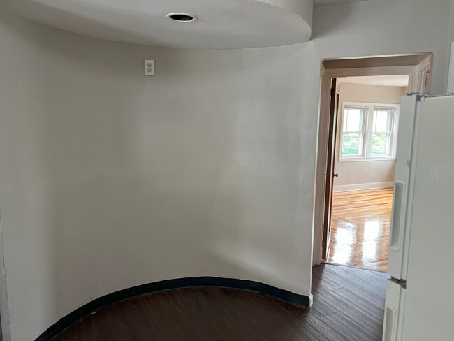 Breakfast Area - 80 N Hancock St