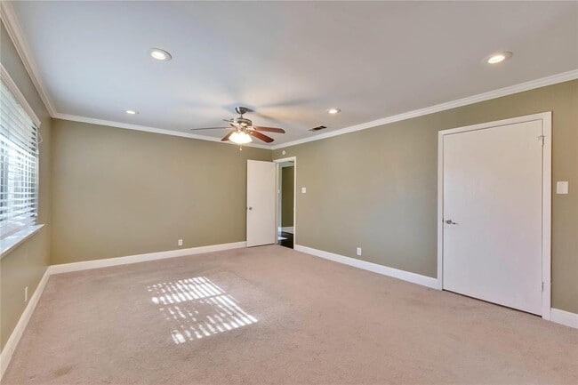 Building Photo - 8413 Slant Oak Dr