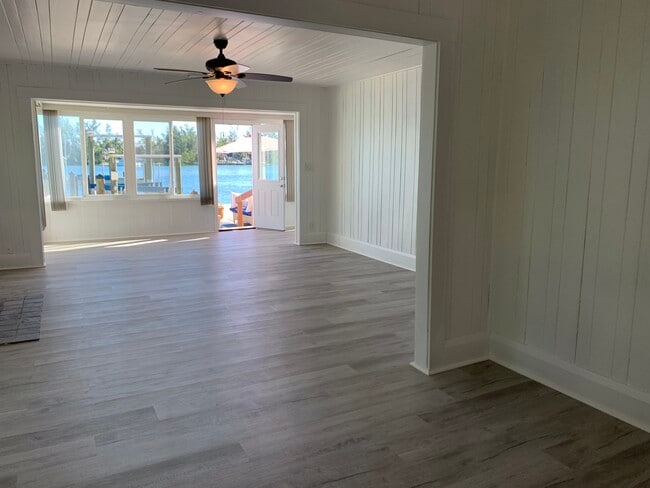 Building Photo - 7140 Longboat Dr E