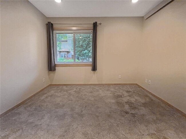 Building Photo - 310 Ford Rd