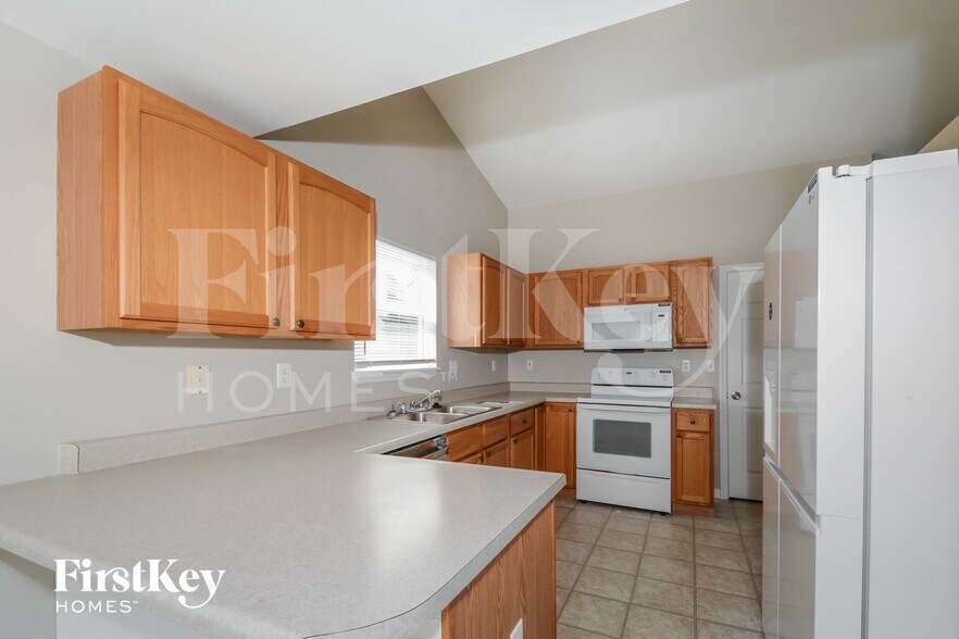 Building Photo - 310 Rustic Oaks Dr