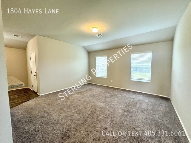 Building Photo - 1804 Hayes Ln