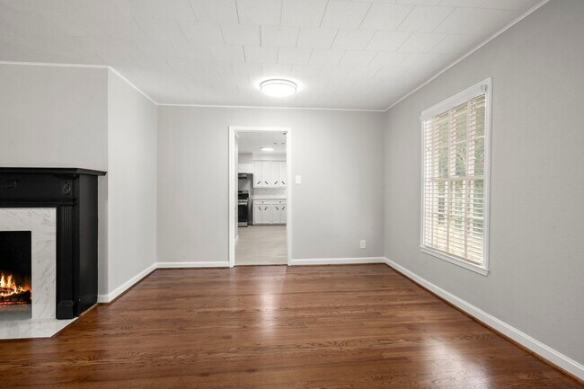 Building Photo - 6438 Pinehurst Dr