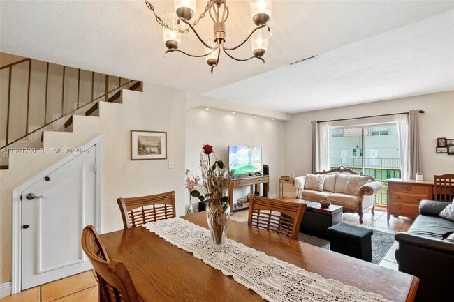 Building Photo - 6703 N Kendall Dr