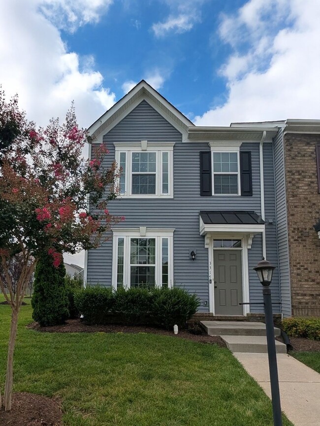 Building Photo - Beautiful 3 Bedroom 3 Bath Townhome for Rent