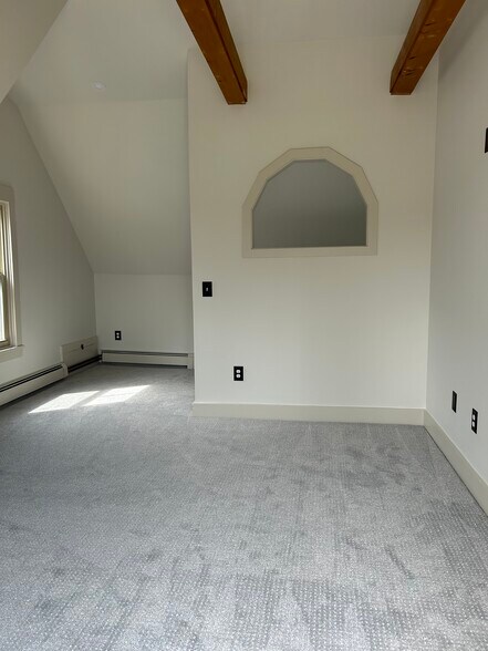 Building Photo - 332 Broadway