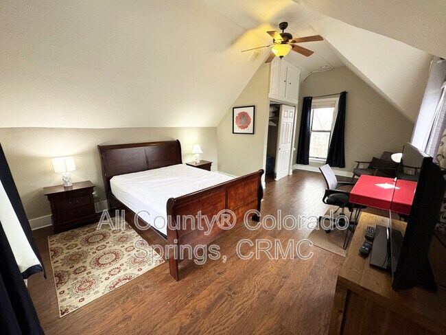 Building Photo - 2126 W Kiowa St