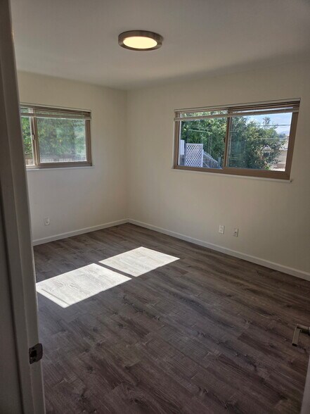 Building Photo - 282 Luneta Dr
