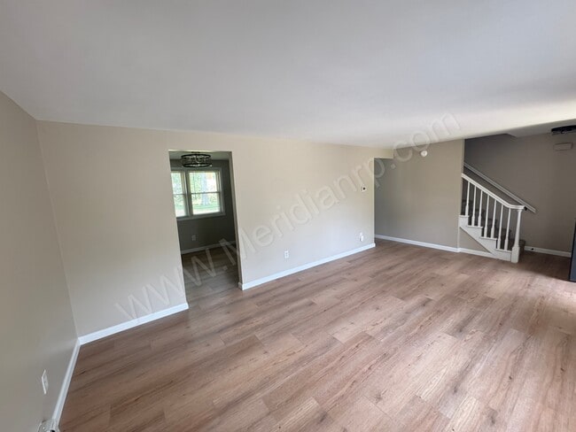 Building Photo - 4725 Maple Terrace Pkwy
