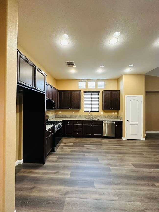 Building Photo - Coming Soon! Gorgeous 4 bed, 4 Bath Canyon Hills home for Lease!