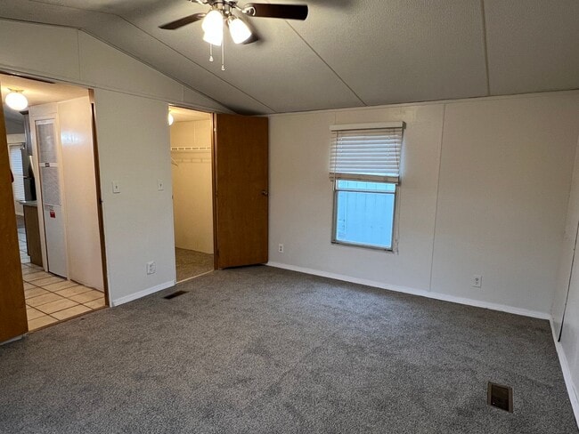 Building Photo - 3 Bed, 2 Bath, Detached Building on 10 Acres!