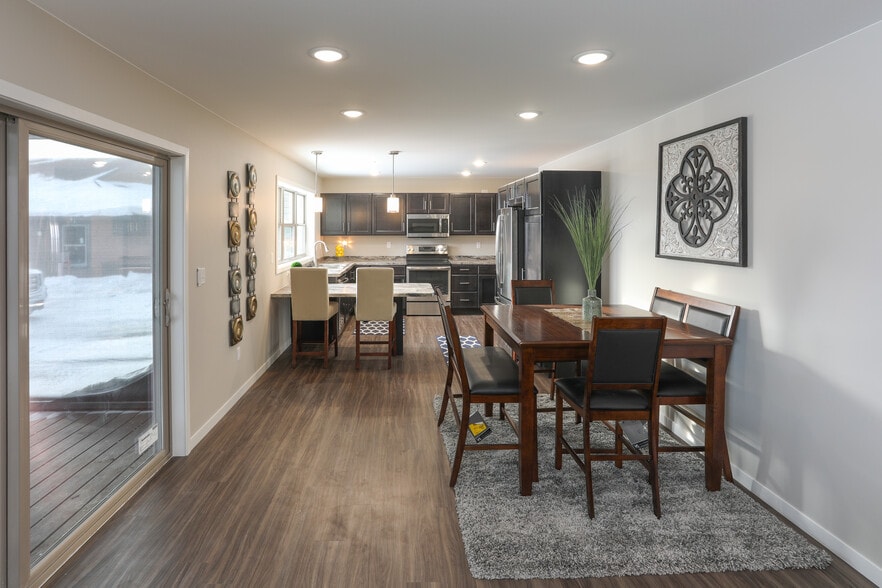 Primary Photo - EMPIRE