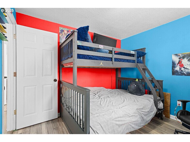 Building Photo - 4504 NE 131st Ave