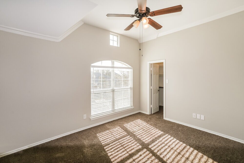 Building Photo - 8645 Glenburne Dr