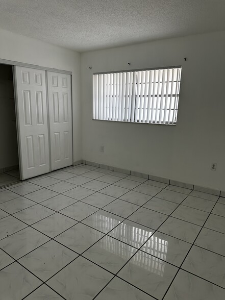 Building Photo - 250 NW 107th Ave