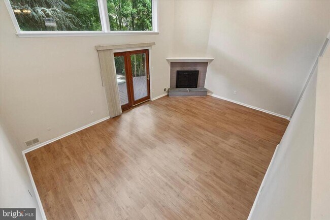 Building Photo - 156 Eaton Dr