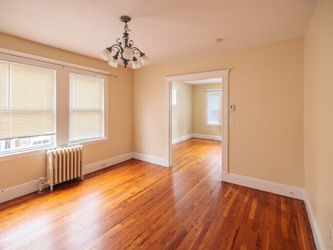 Building Photo - 327 Cypress St