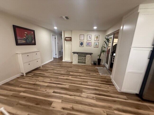 Building Photo - 1388 Rose St